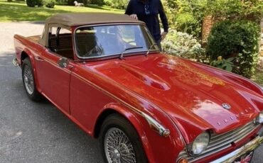 Triumph-Tr4a-1967-Red-Dark-Tan-2