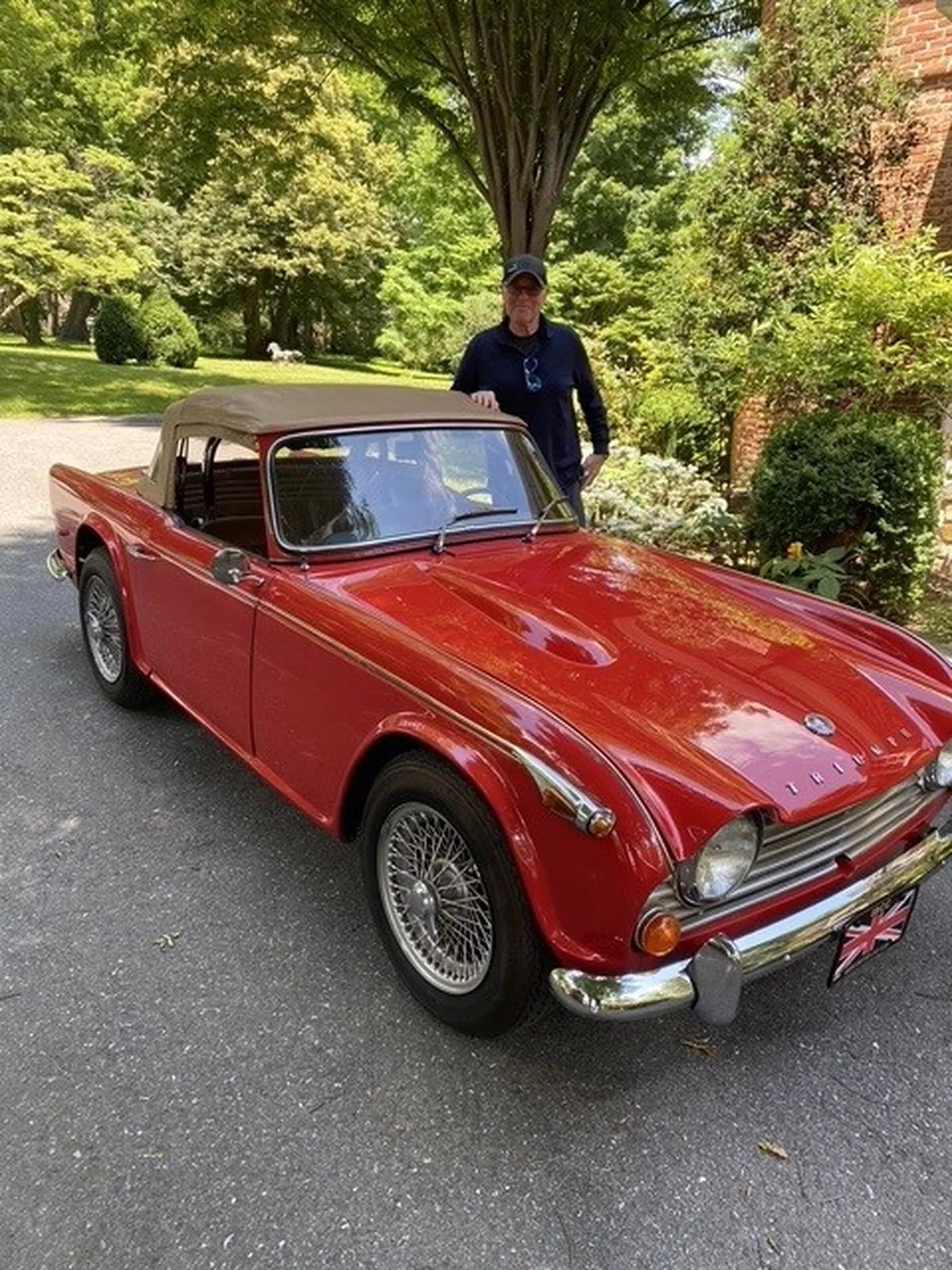 Triumph-Tr4a-1967-Red-Dark-Tan-2