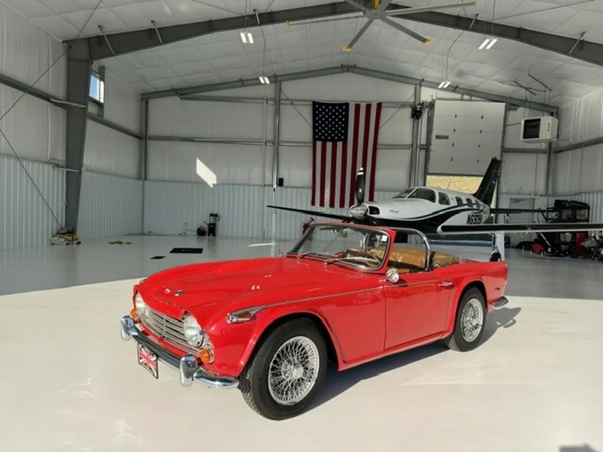 Triumph-Tr4a-1967-Red-Dark-Tan-3
