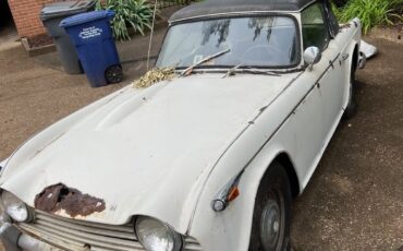 Triumph-Tr4a-1967-White-Black