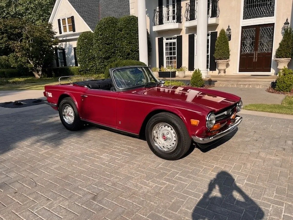 Triumph-Tr6-1974-3