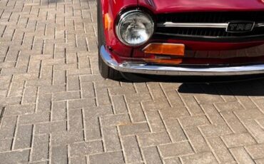 Triumph-Tr6-1974-4