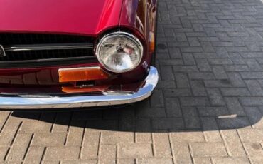 Triumph-Tr6-1974-5