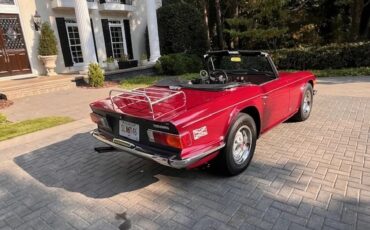 Triumph-Tr6-1974-8