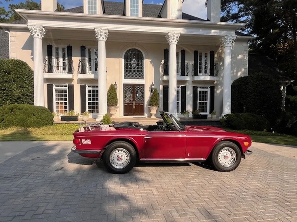 Triumph-Tr6-1974-9