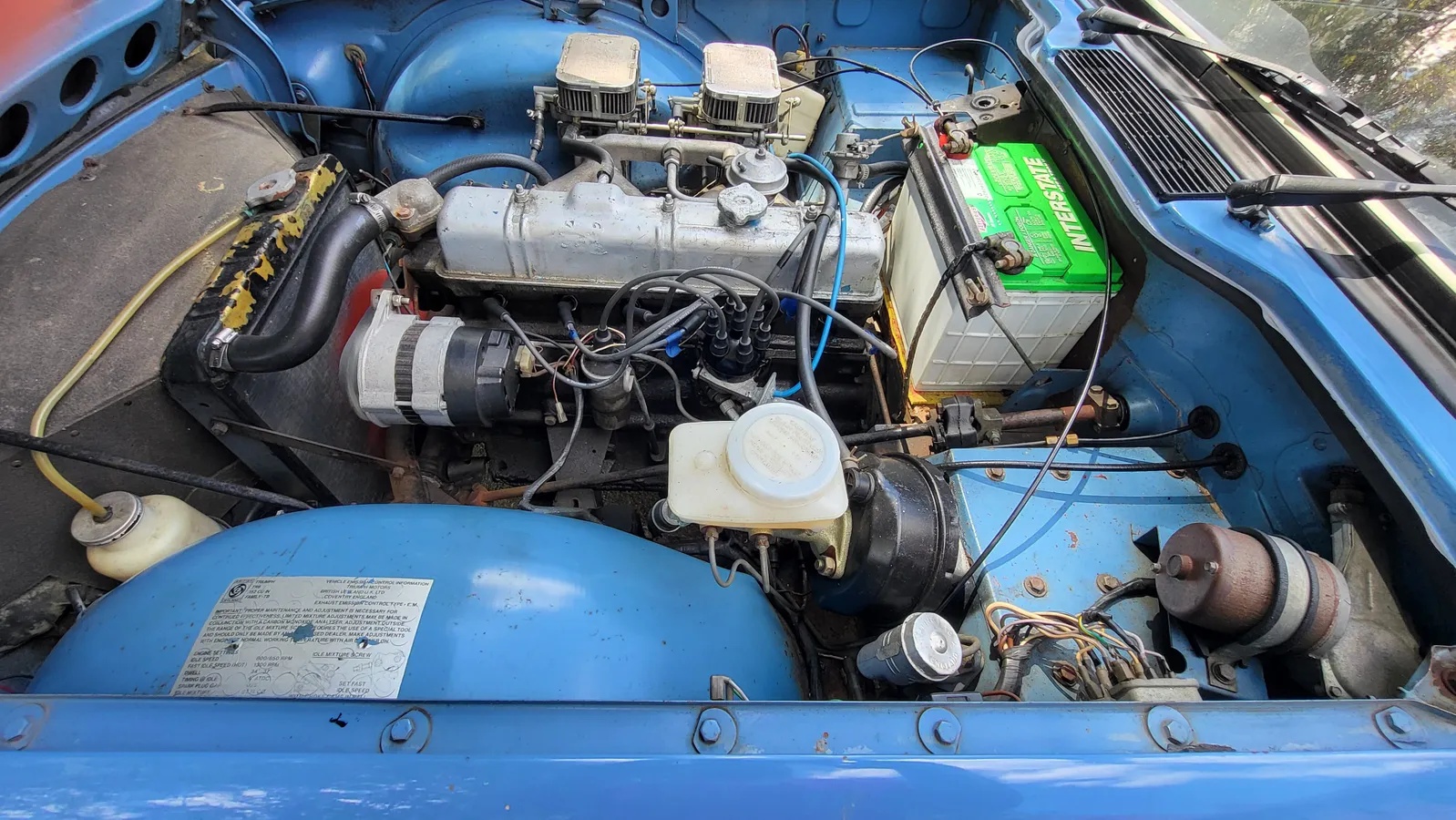 Triumph-Tr6-1974-French-Blue-Black-10