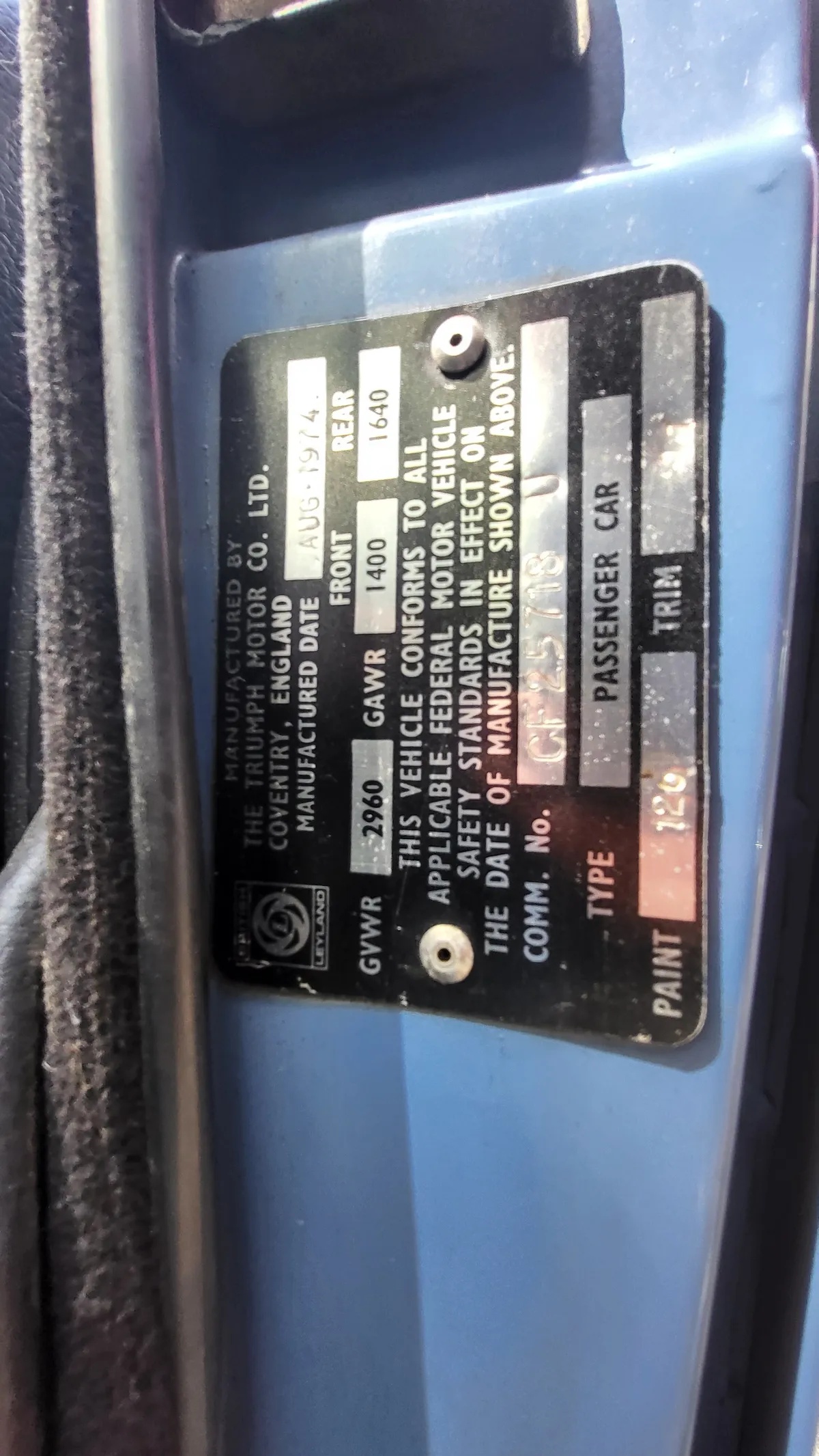 Triumph-Tr6-1974-French-Blue-Black-12