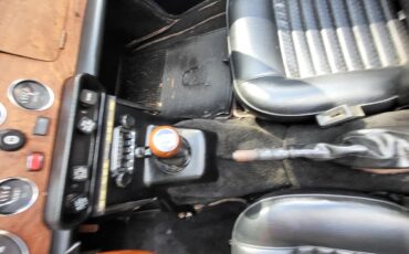 Triumph-Tr6-1974-French-Blue-Black-16