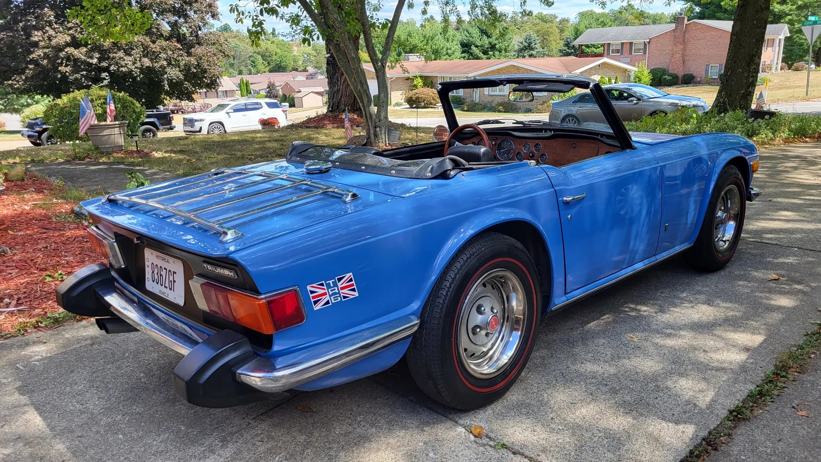 Triumph-Tr6-1974-French-Blue-Black-2