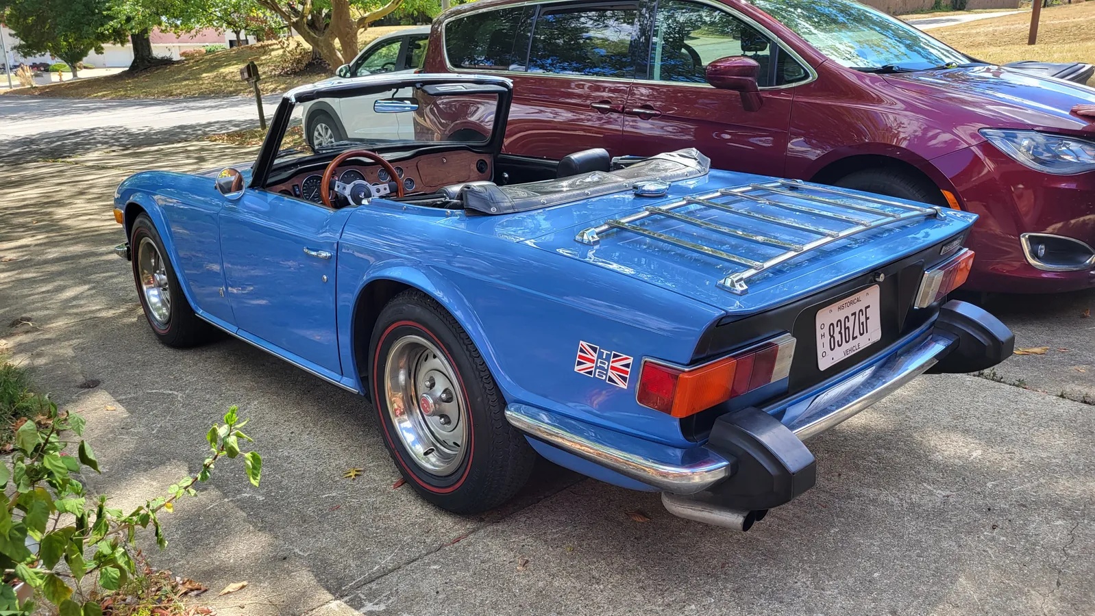 Triumph-Tr6-1974-French-Blue-Black-3