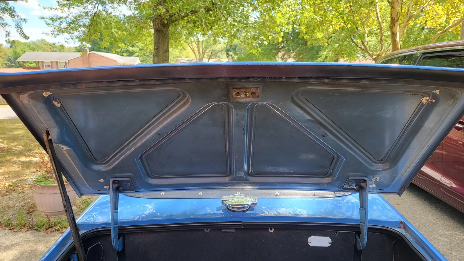 Triumph-Tr6-1974-French-Blue-Black-6