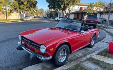 Triumph-Tr6-1974-Red-1
