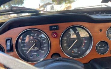 Triumph-Tr6-1974-Red-4