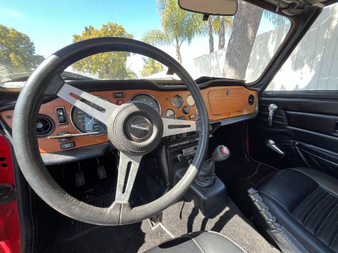 Triumph-Tr6-1974-Red-6