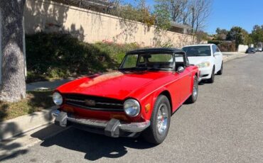 Triumph-Tr6-1974-Red-7