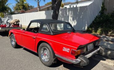 Triumph-Tr6-1974-Red-8