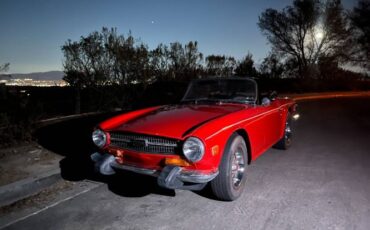 Triumph-Tr6-1974-Red-9