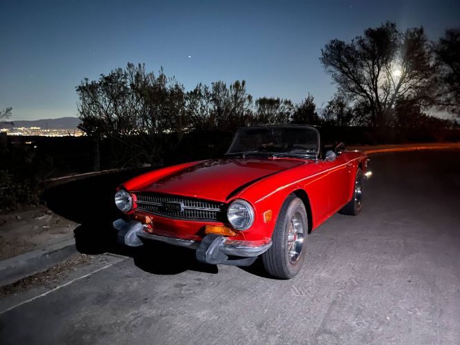 Triumph-Tr6-1974-Red-9