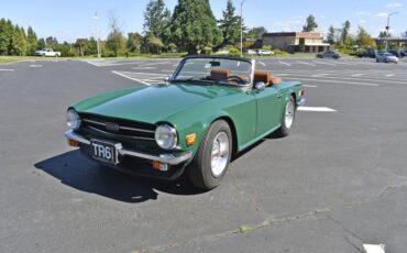Triumph-Tr6-1975-British-Racing-Green-Tan