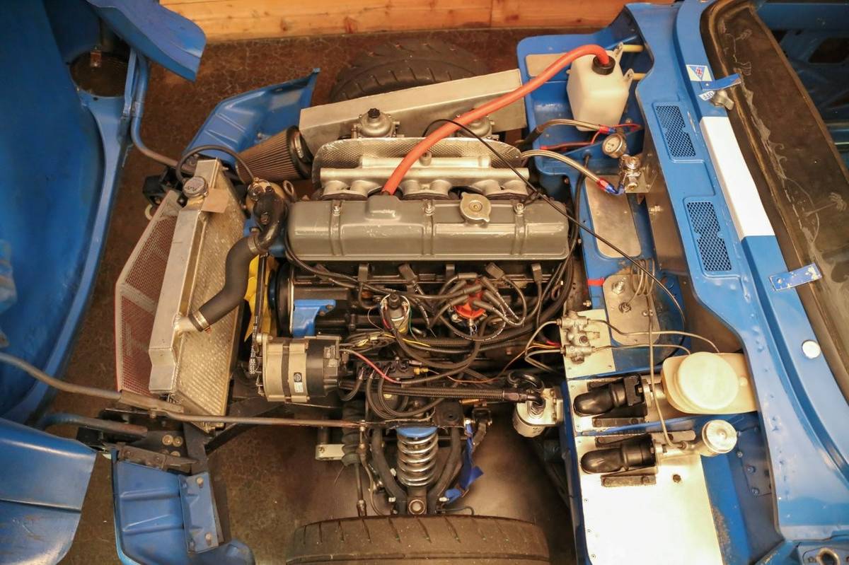 Triumph-gt6-1971-17