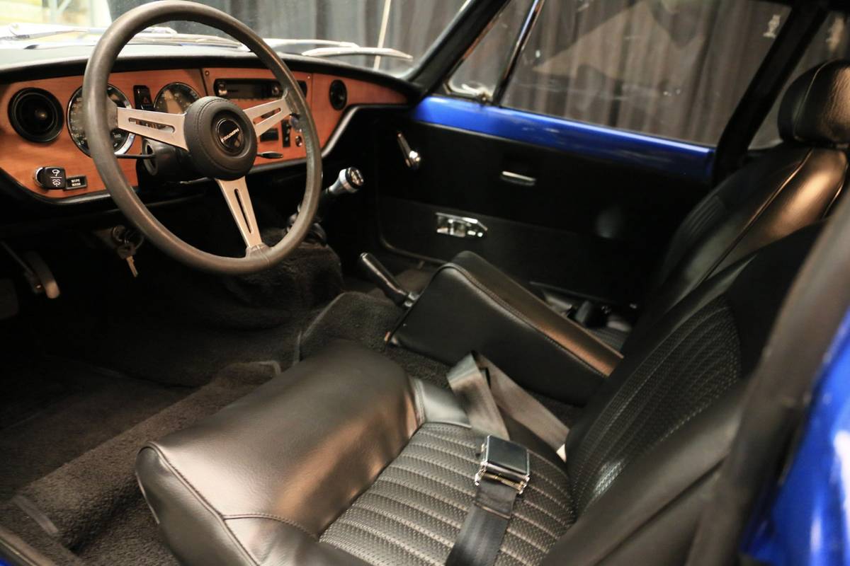 Triumph-gt6-1973-19