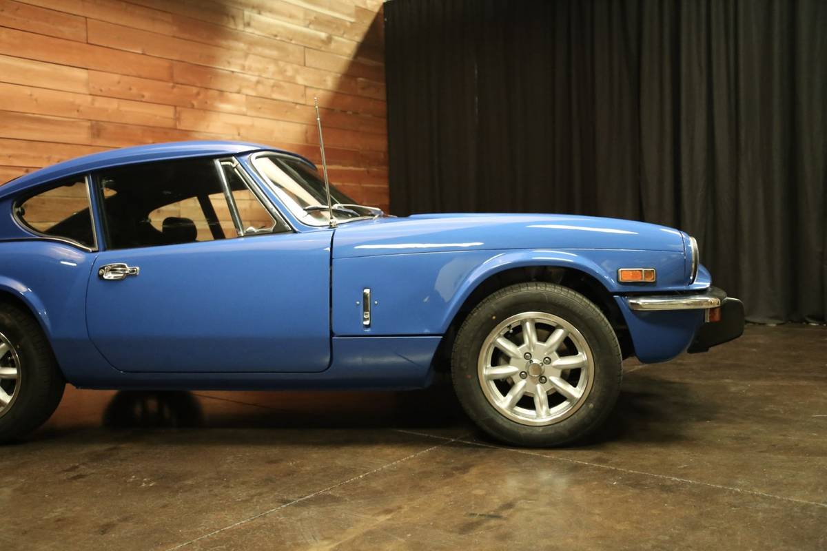 Triumph-gt6-1973-4