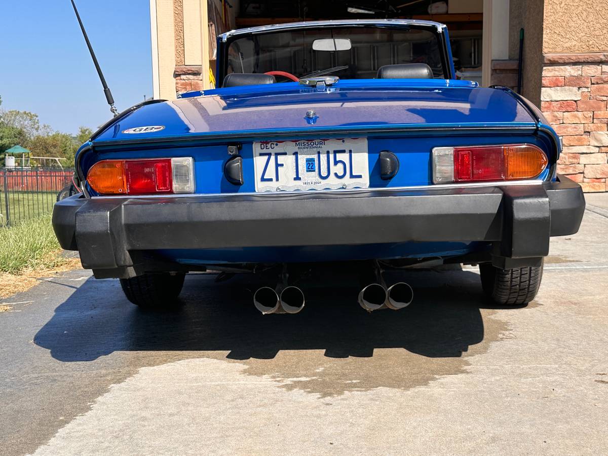 Triumph-spitfire-1500-1980-blue-17