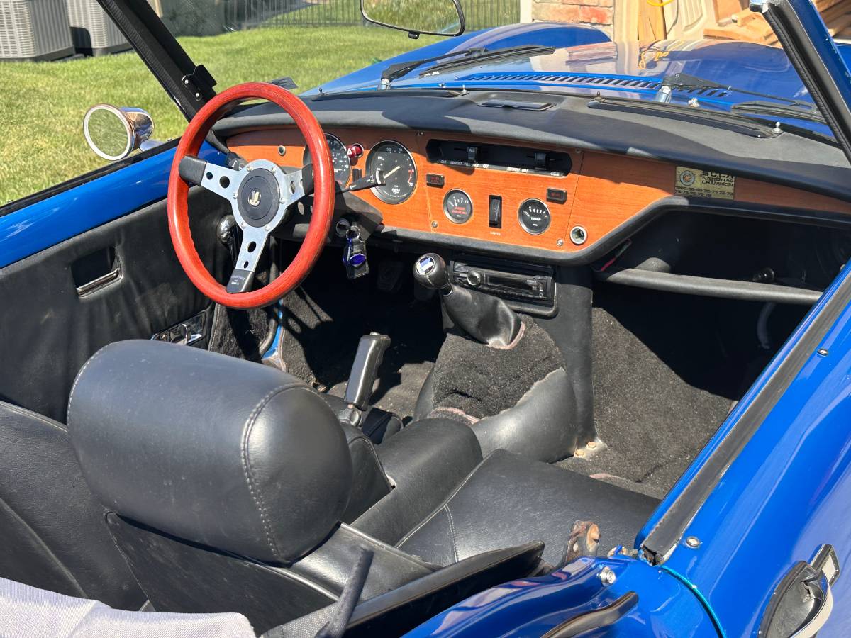Triumph-spitfire-1500-1980-blue-2