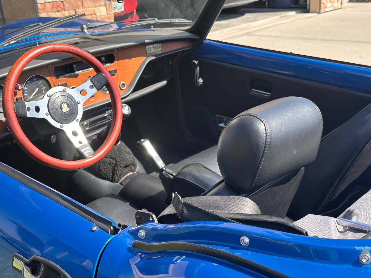 Triumph-spitfire-1500-1980-blue-5