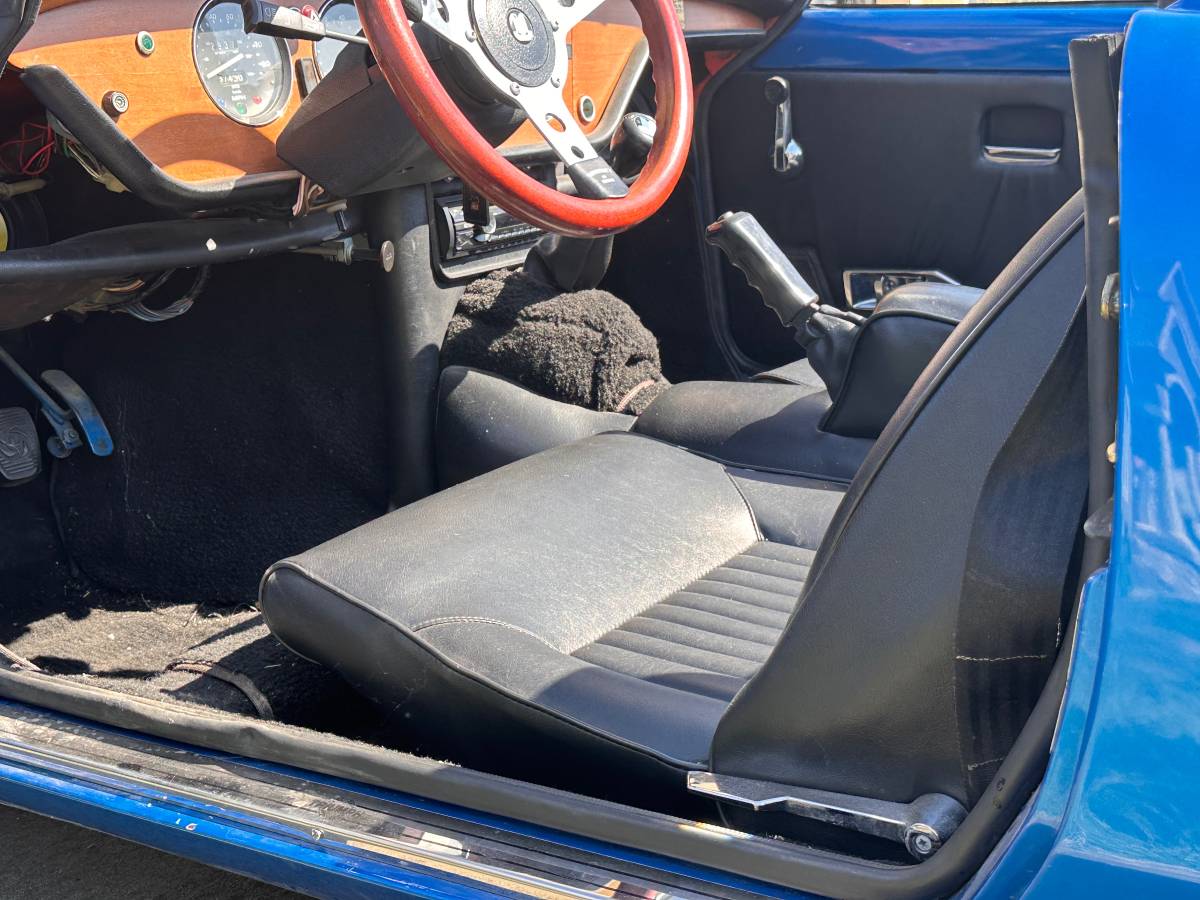Triumph-spitfire-1500-1980-blue-6