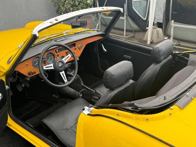 Triumph-spitfire-1973-16