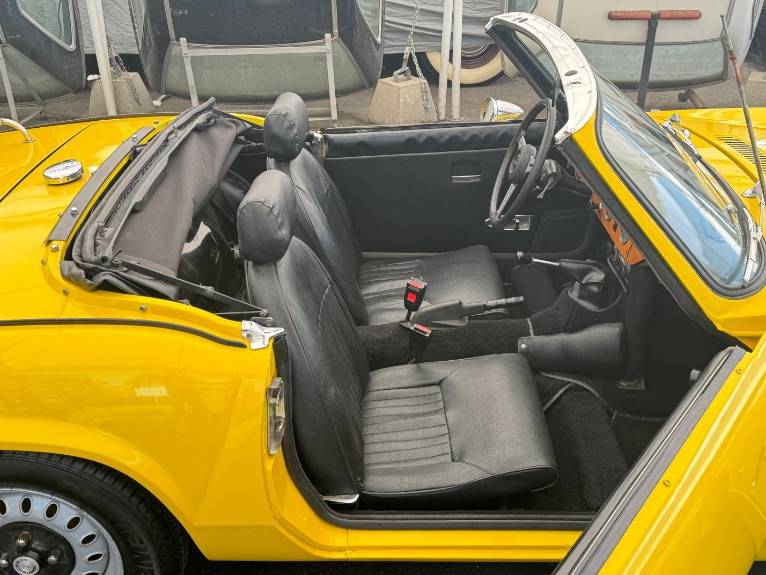 Triumph-spitfire-1973-35