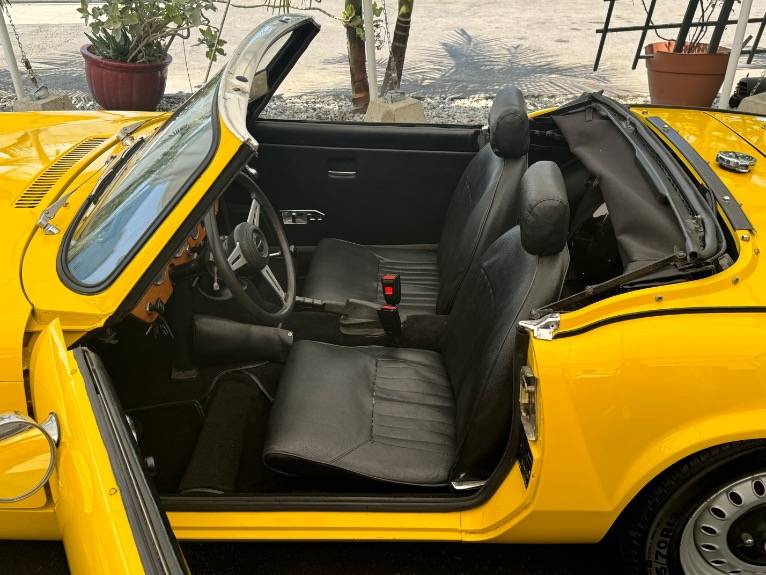 Triumph-spitfire-1973-38