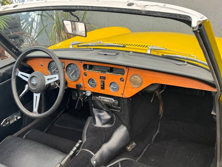 Triumph-spitfire-1973-39