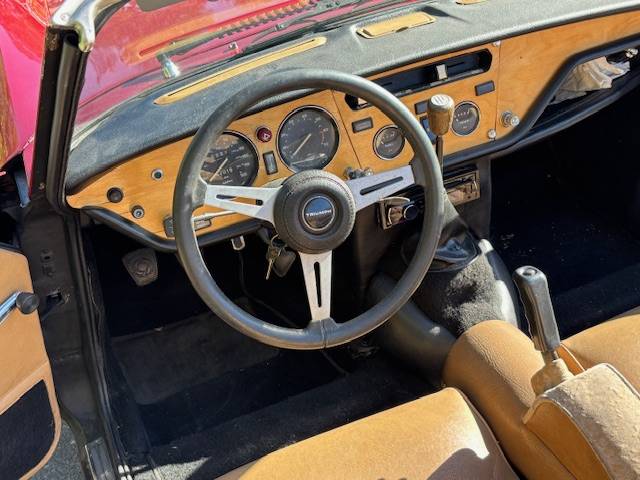 Triumph-spitfire-1975-red-2