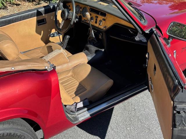 Triumph-spitfire-1975-red-6