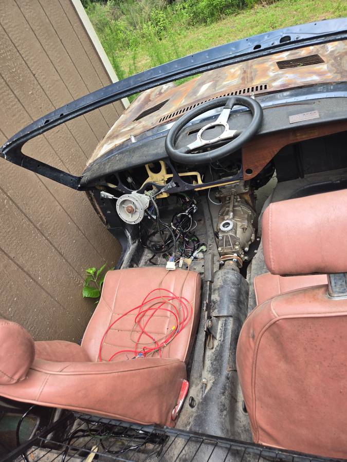 Triumph-spitfire-1979-grey-7