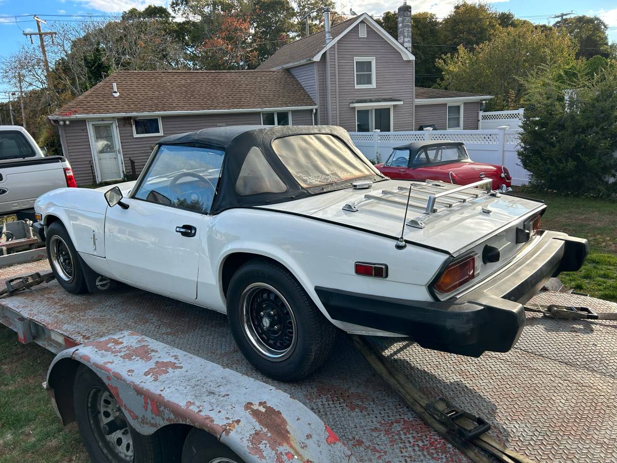 Triumph-spitfire-1980-red-1