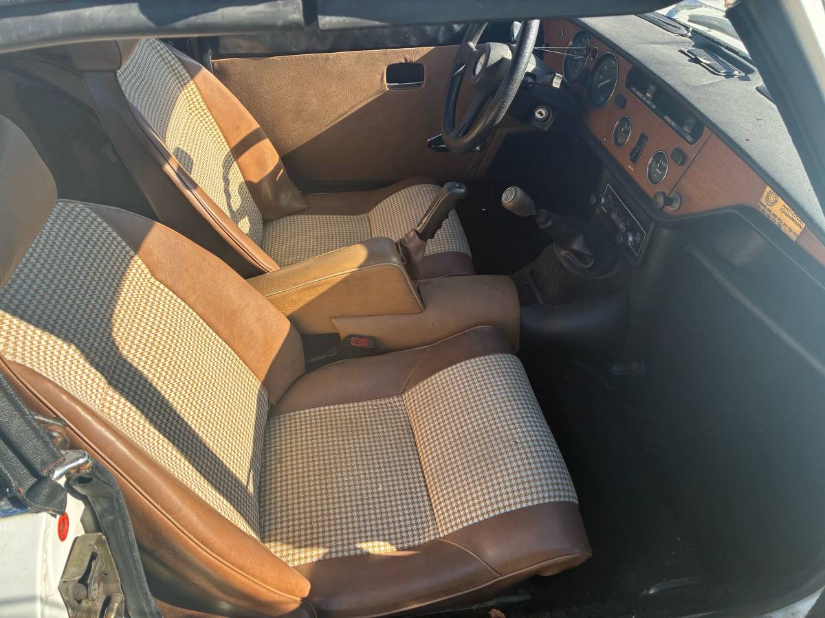 Triumph-spitfire-1980-red-16