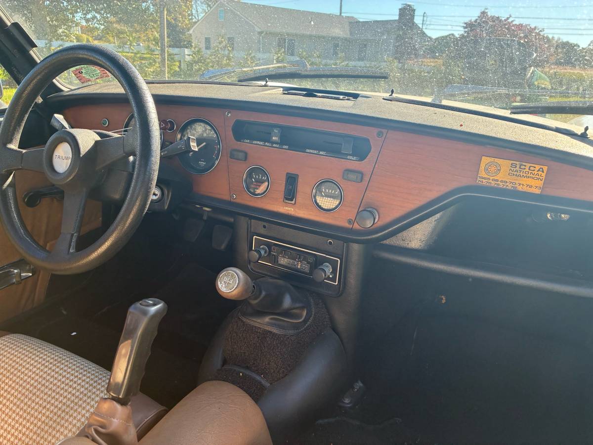 Triumph-spitfire-1980-red-17