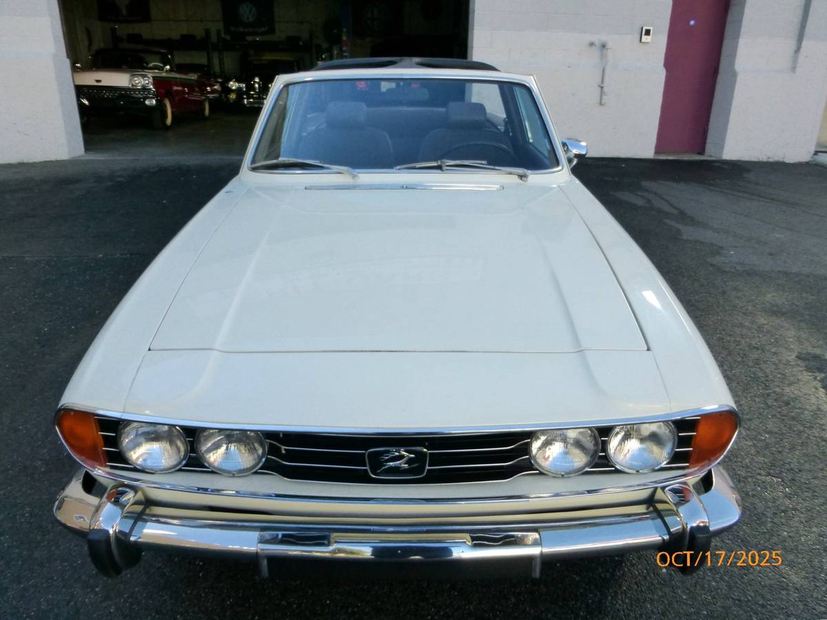Triumph-stag-1973-white-1