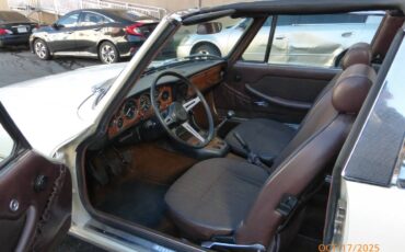 Triumph-stag-1973-white-12