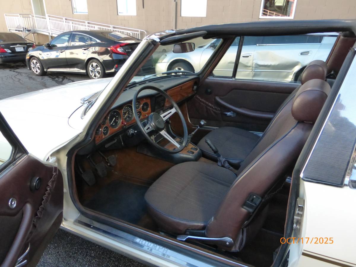 Triumph-stag-1973-white-12