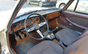 Triumph-stag-1973-white-13