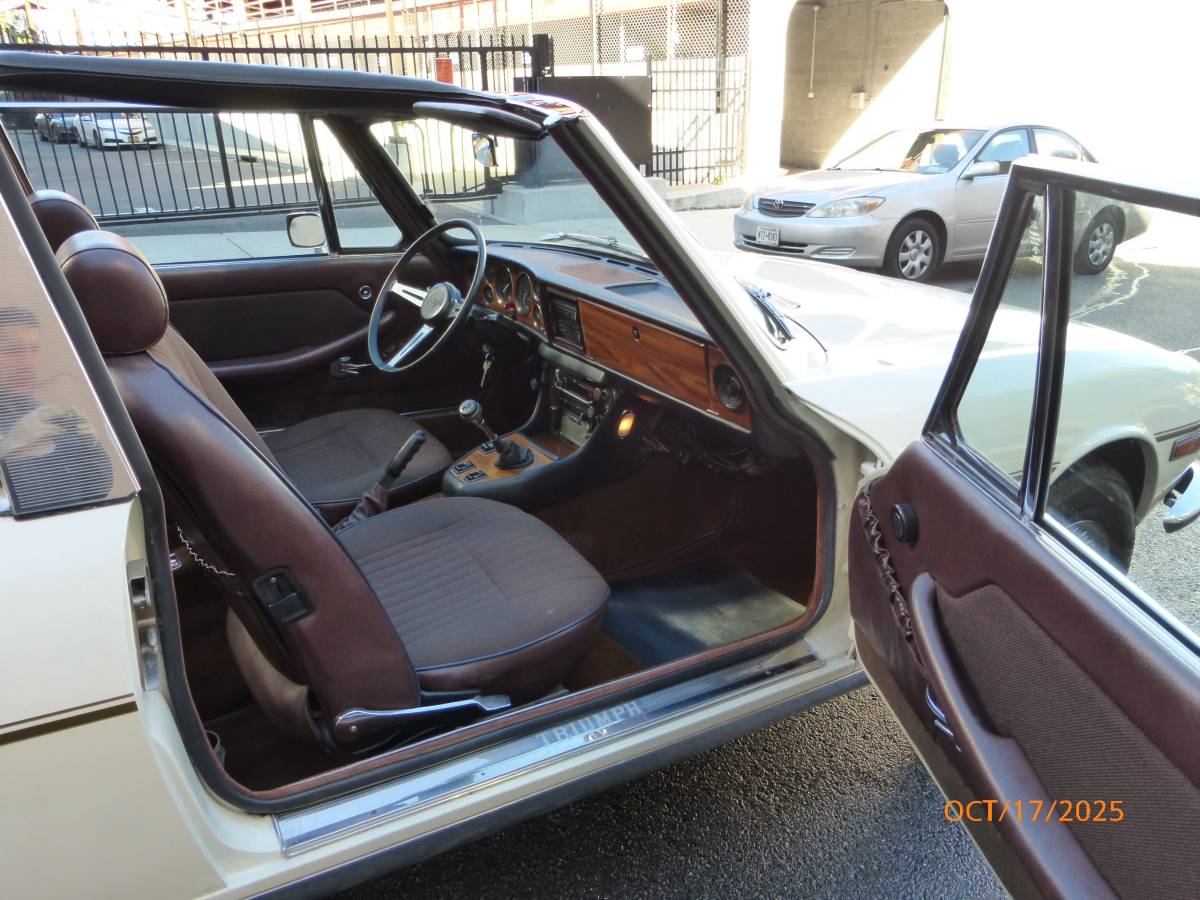 Triumph-stag-1973-white-16