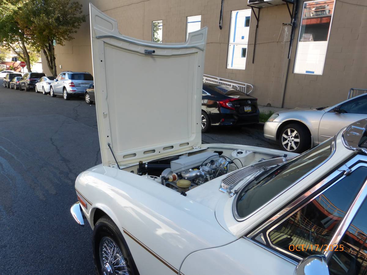 Triumph-stag-1973-white-22