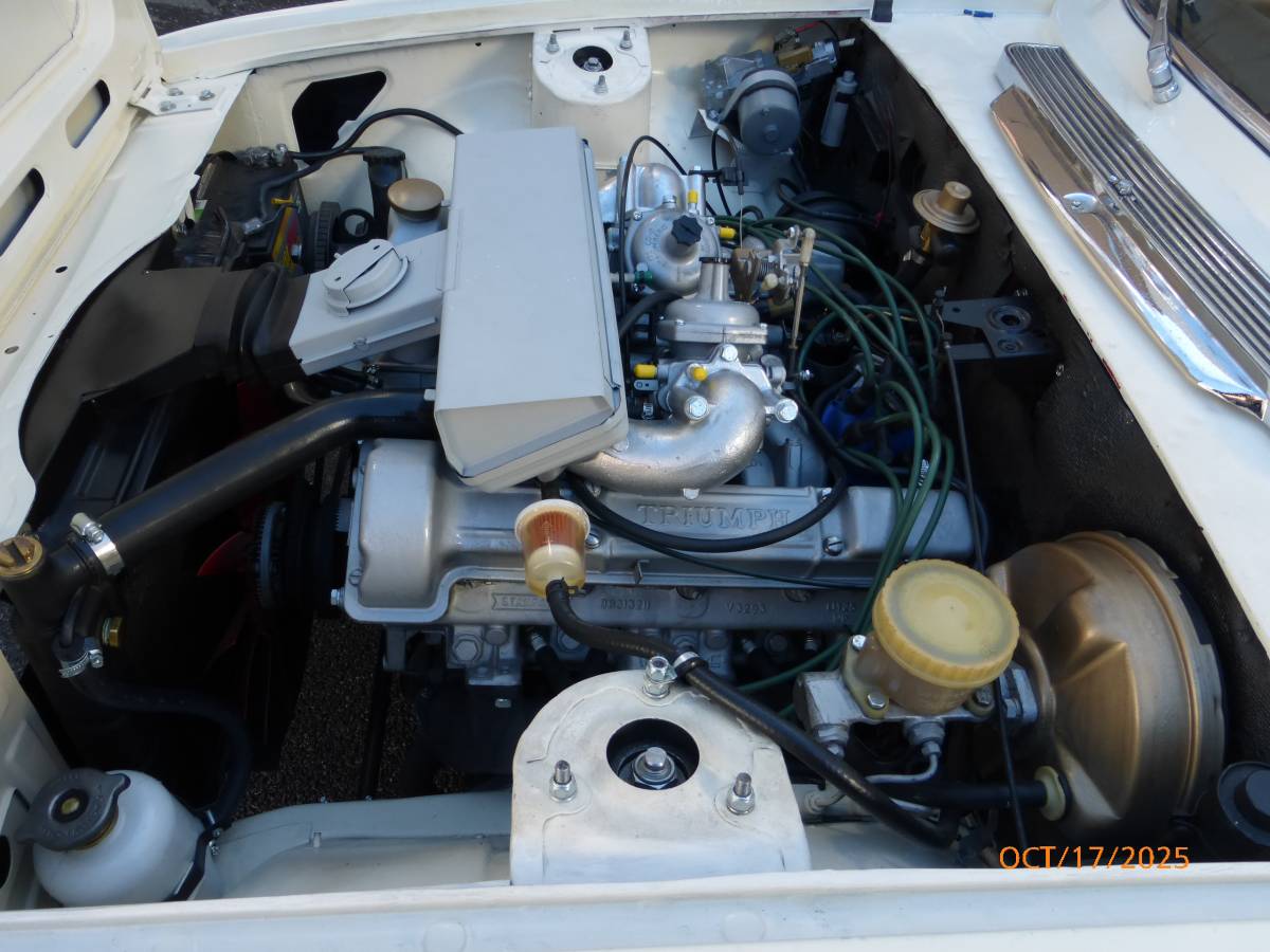 Triumph-stag-1973-white-4