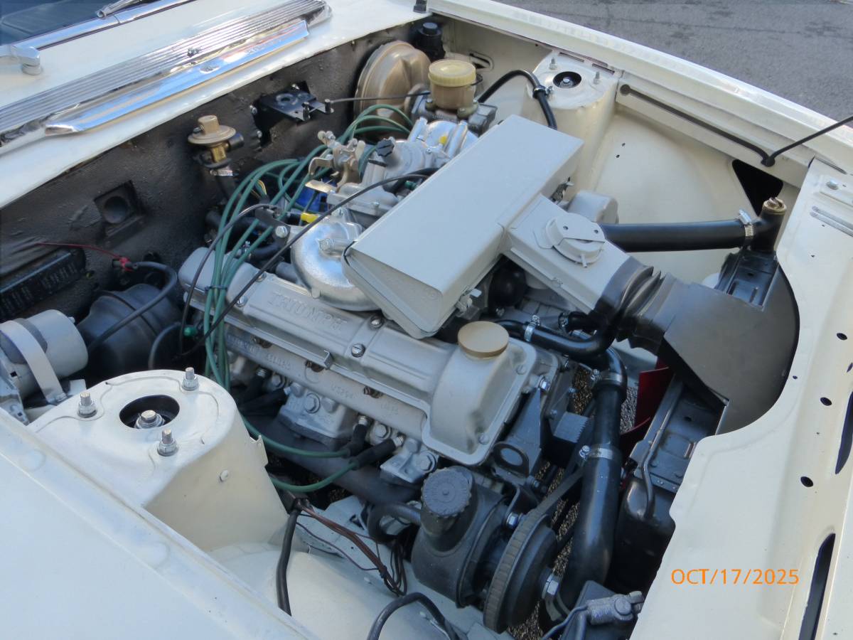 Triumph-stag-1973-white-6