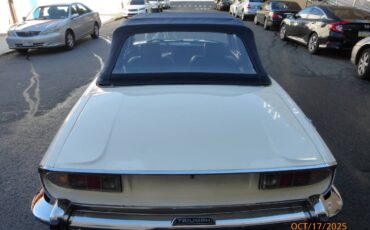 Triumph-stag-1973-white-9