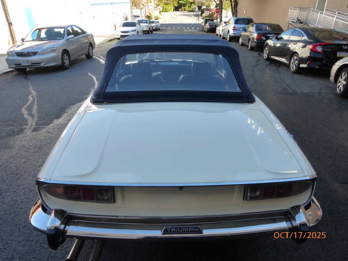 Triumph-stag-1973-white-9
